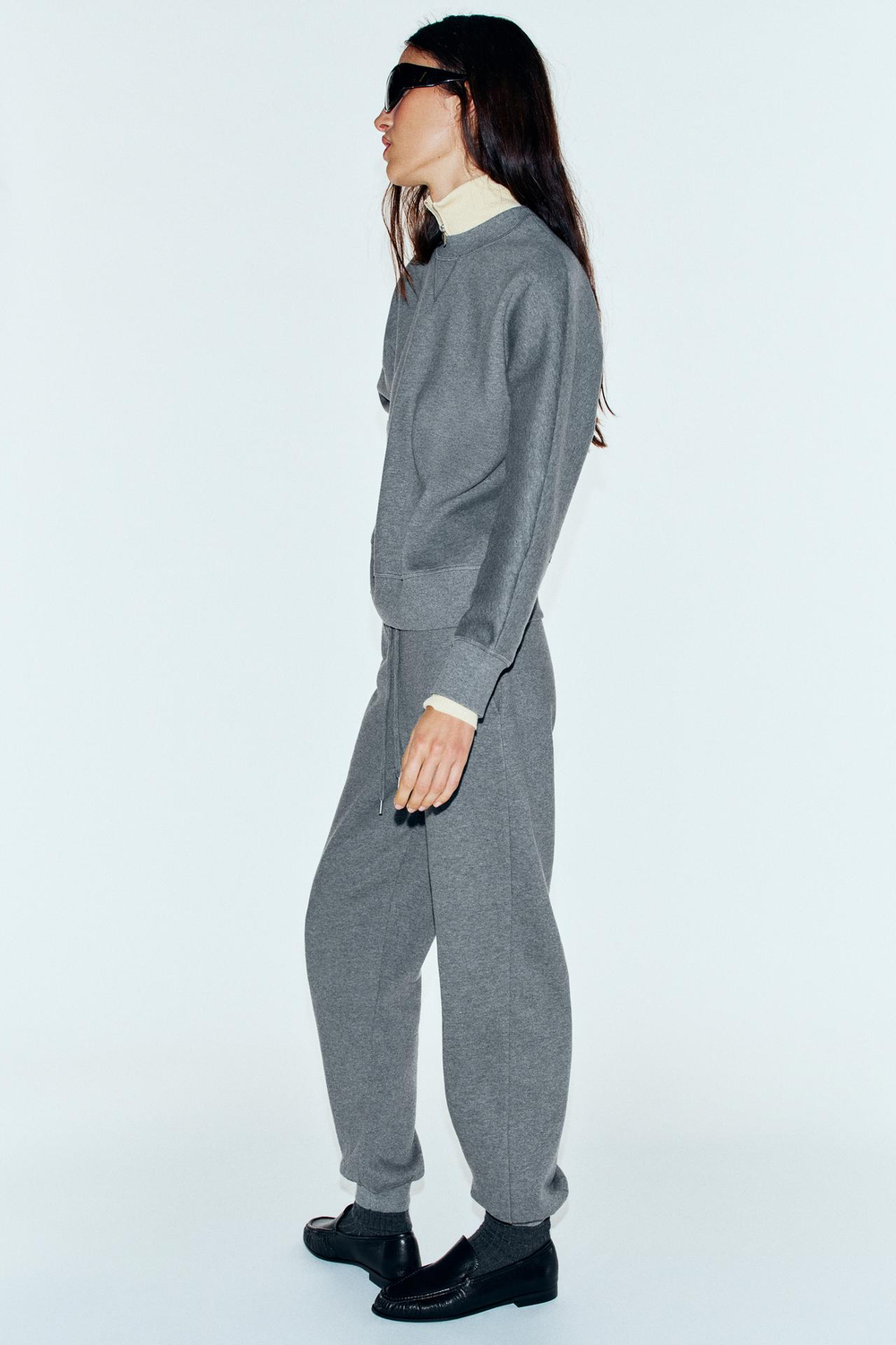 ZARA БАЗОВЫЕ БРЮКИ-ДЖОГГЕРЫ ИЗ МЯГКОЙ ТКАНИ, ТЕМНО-СЕРЫЙ МЕЛАНЖ