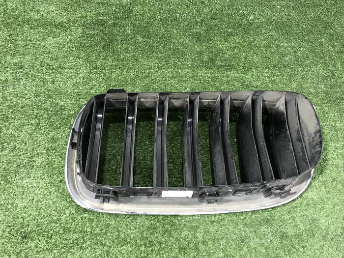 Решетка радиатора правая BMW X5 F15 X6 F16 (2013-2018)