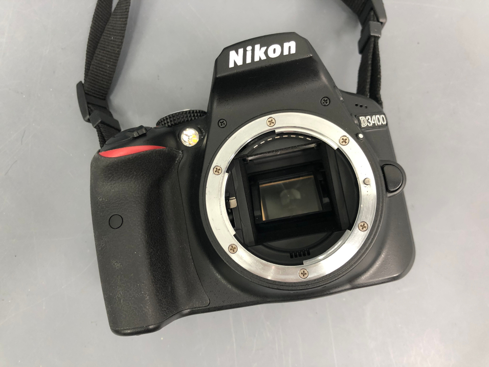 Nikon D3400 (11.800 кадров)