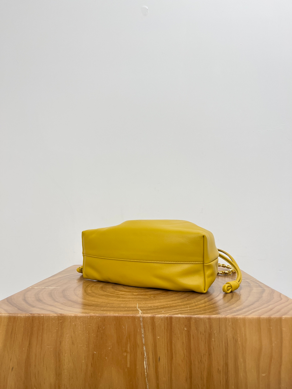 Сумка Flamenco Purse, горчичный оттенок — фото 9