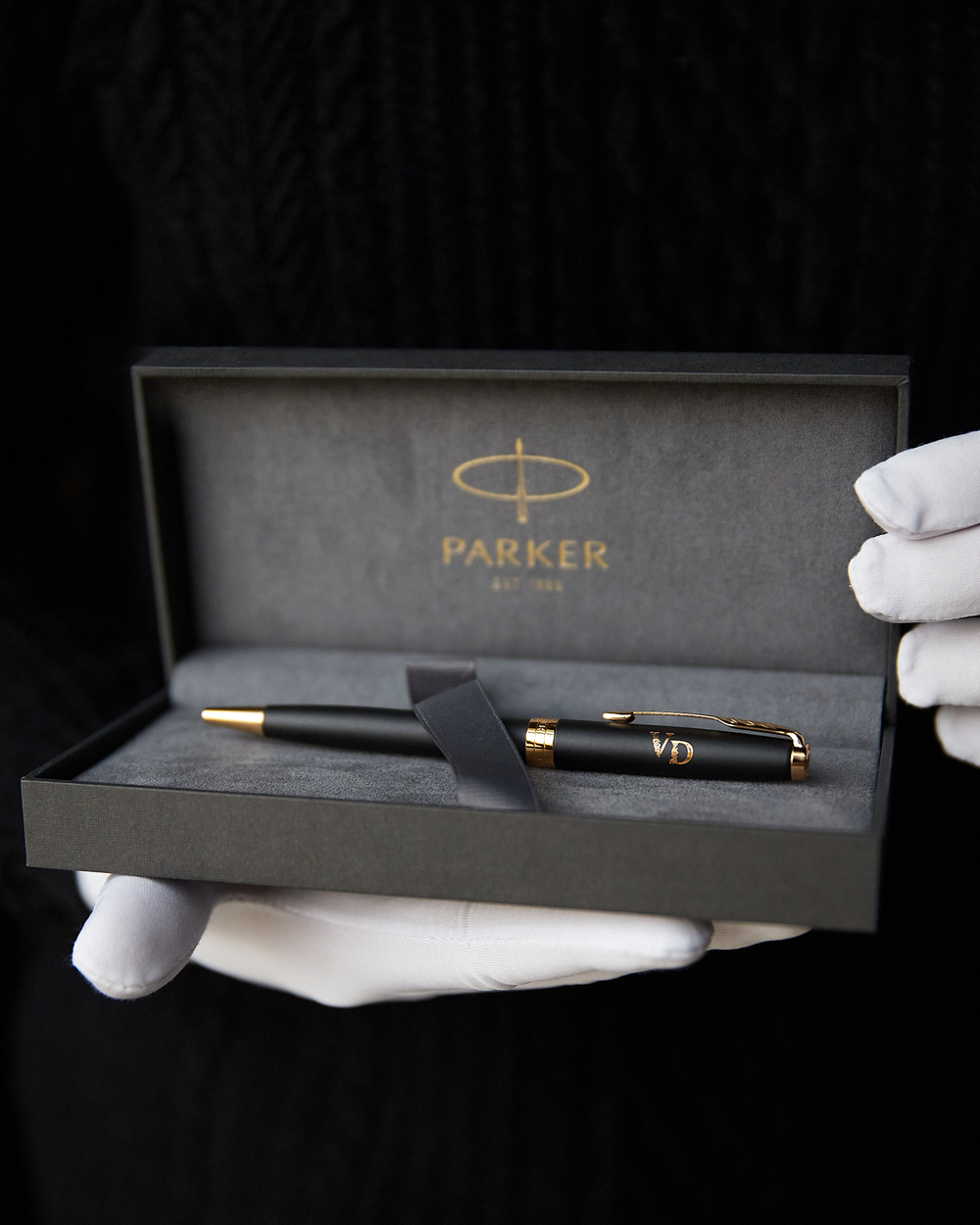 Набор с гравировкой: Ежедневник и Шариковая ручка Parker Sonnet Black GT (покрытие - матовый лак)