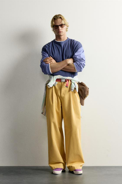 ZARA - FRUIT OF THE LOOM™ БРЮКИ-ЧИНО В СКЛАДКУ, ГОРЧИЧНЫЙ