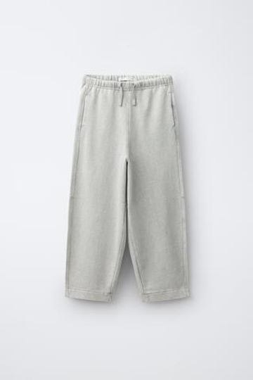 ZARA БРЮКИ BARREL ИЗ ФУТЕРА С ЭФФЕКТОМ ПОТЕРТОСТИ, СВЕТЛО-СЕРЫЙ