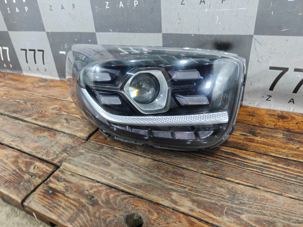 Фара правая LED Kia Picanto 3 (JA) 21-нв Б/У Оригинал 92102G6400
