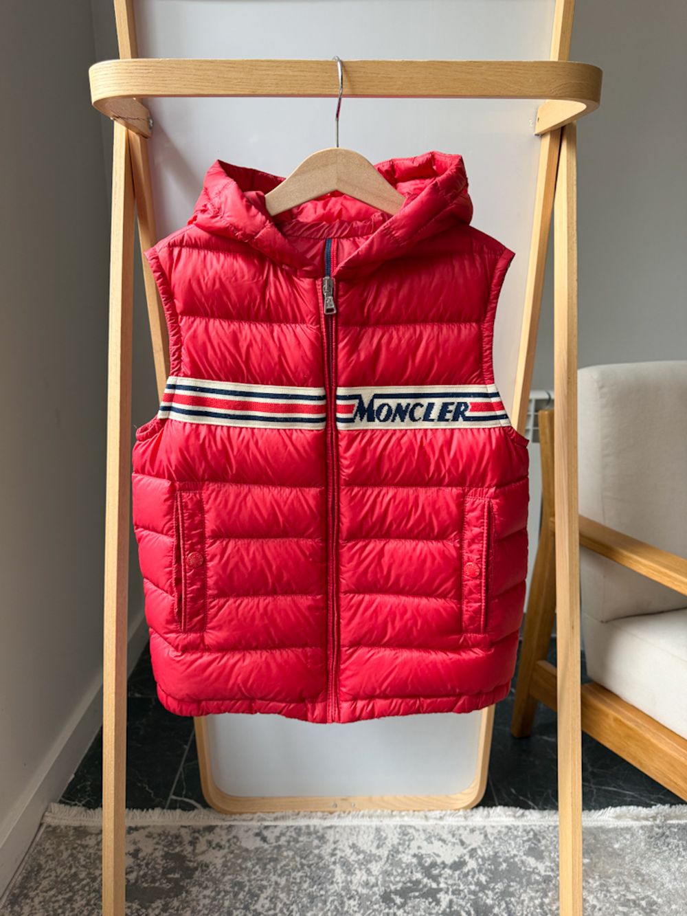 Пуховый жилет Moncler, 140