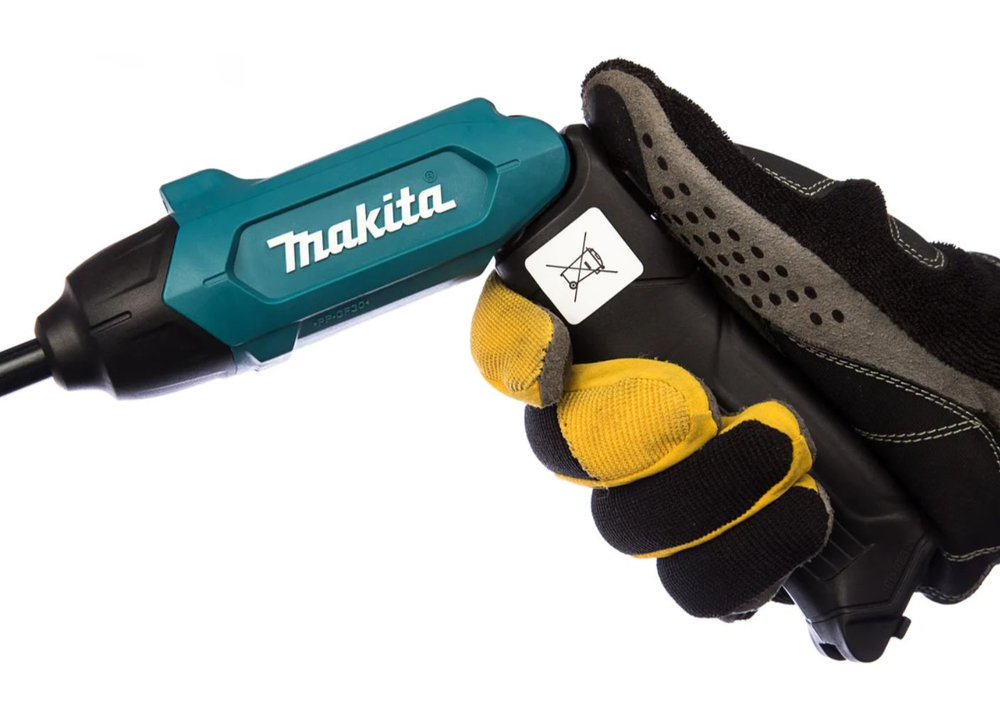 Аккумуляторная отвертка Makita DF001DW