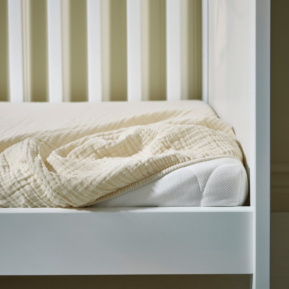 IKEA GULDVÄVARE  (ИКЕА ГУЛДВЭВАРЕ)  -  Комплект постельного белья для детской кроватки, 3 предмета - тёмно-жёлтый/бежевый 60x120 см