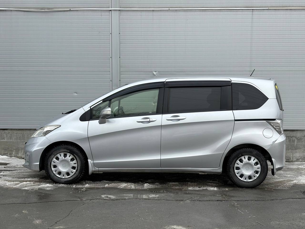 HONDA Freed, 2012 год выпуска, АКПП, 6 мест