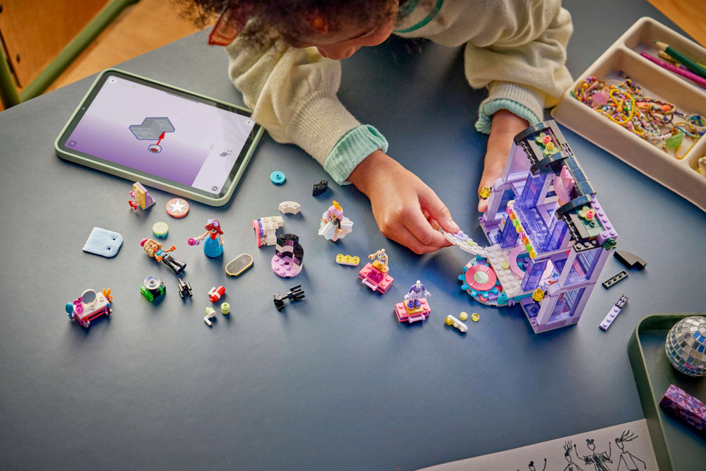 Конструктор LEGO Friends 42685 Heartlake City Fashion Show