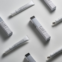 Крем для лица и кожи вокруг глаз с пептидами Derma Factory Peptide facial and eye cream, 20мл