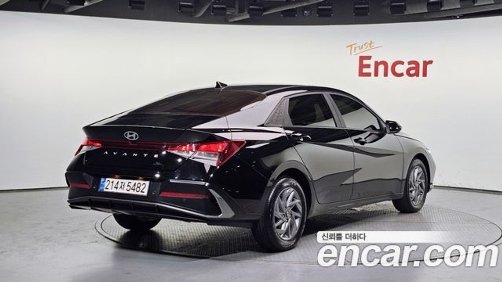 Hyundai AVANTE 1.6 — 2024