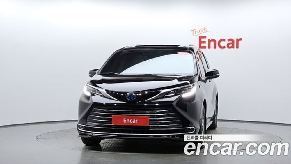 Toyota Sienna 2.5 Hybrid AWD — 2021
