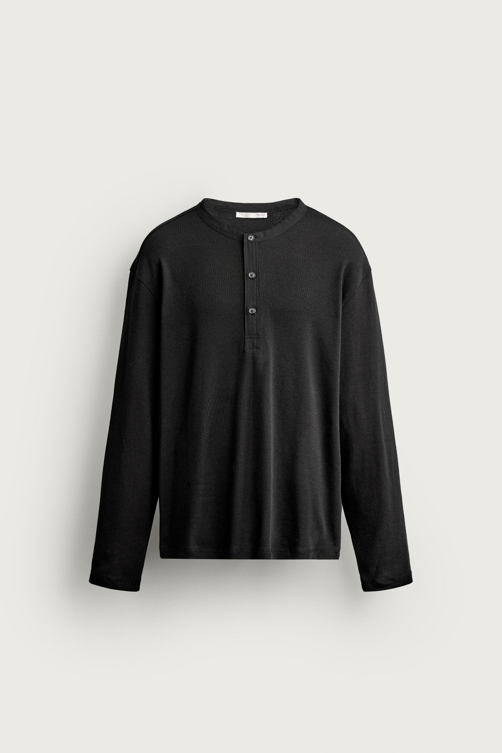 ФУТБОЛКА RELAXED FIT С ВОРОТНИКОМ НА ПУГОВИЦАХ — ZARA