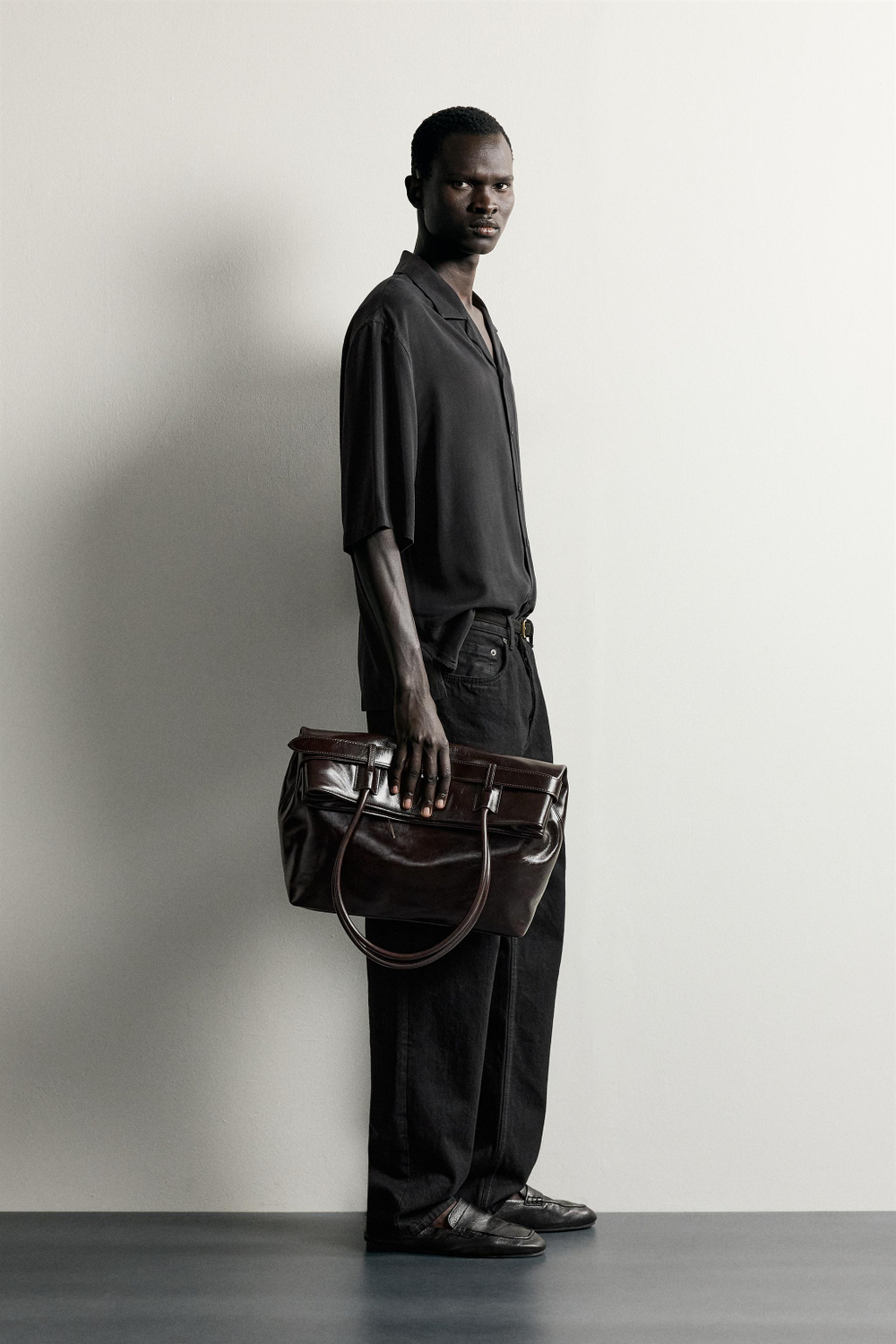 РУБАШКА RELAXED FIT ИЗ СТРУЯЩЕЙСЯ ТКАНИ — ZARA · 4795/210