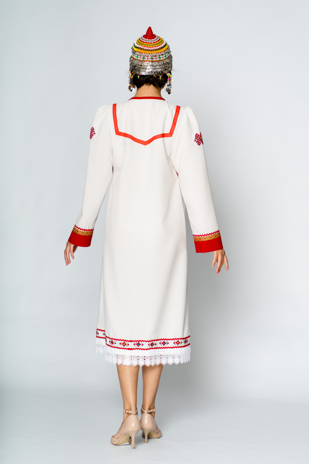 Платье женское с вышивкой