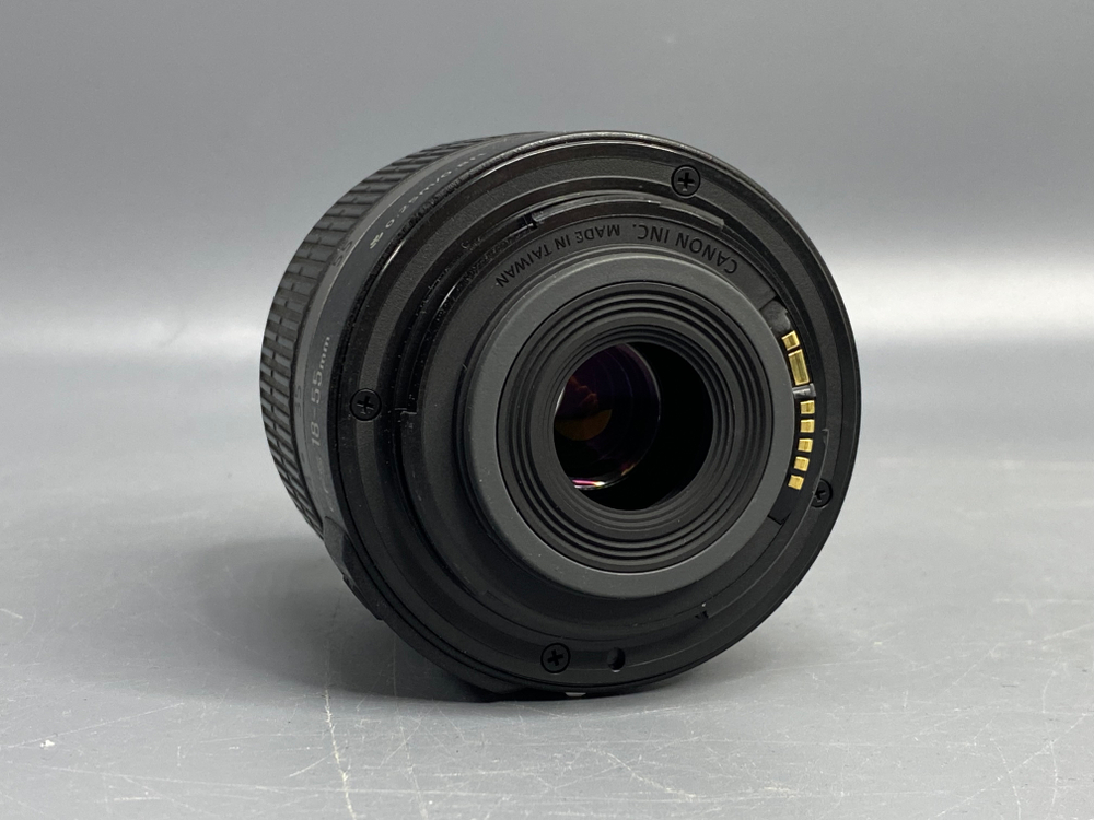 Canon EOS 500D kit 18-55mm 8.751 Кадров