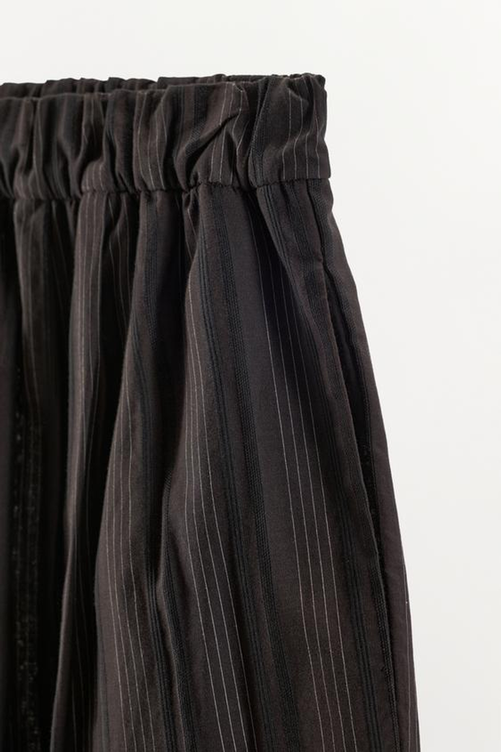 ZARA БРЮКИ В ПИЖАМНОМ СТИЛЕ В ПОЛОСКУ, БАКЛАЖАННЫЙ