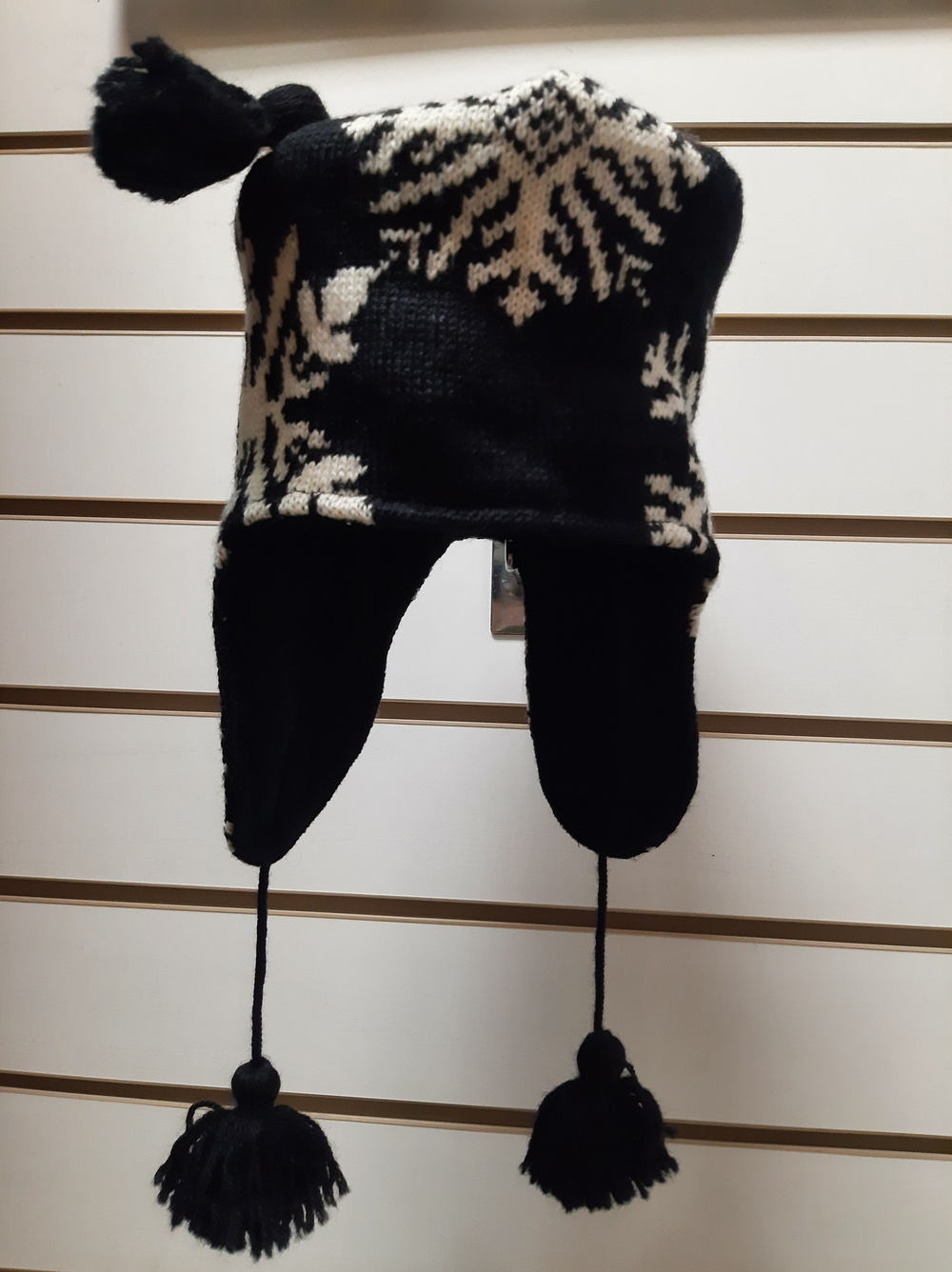 Шапка Dale of Norway Snowflake Wool Hat, артикул 4058, цвет Черный (F)