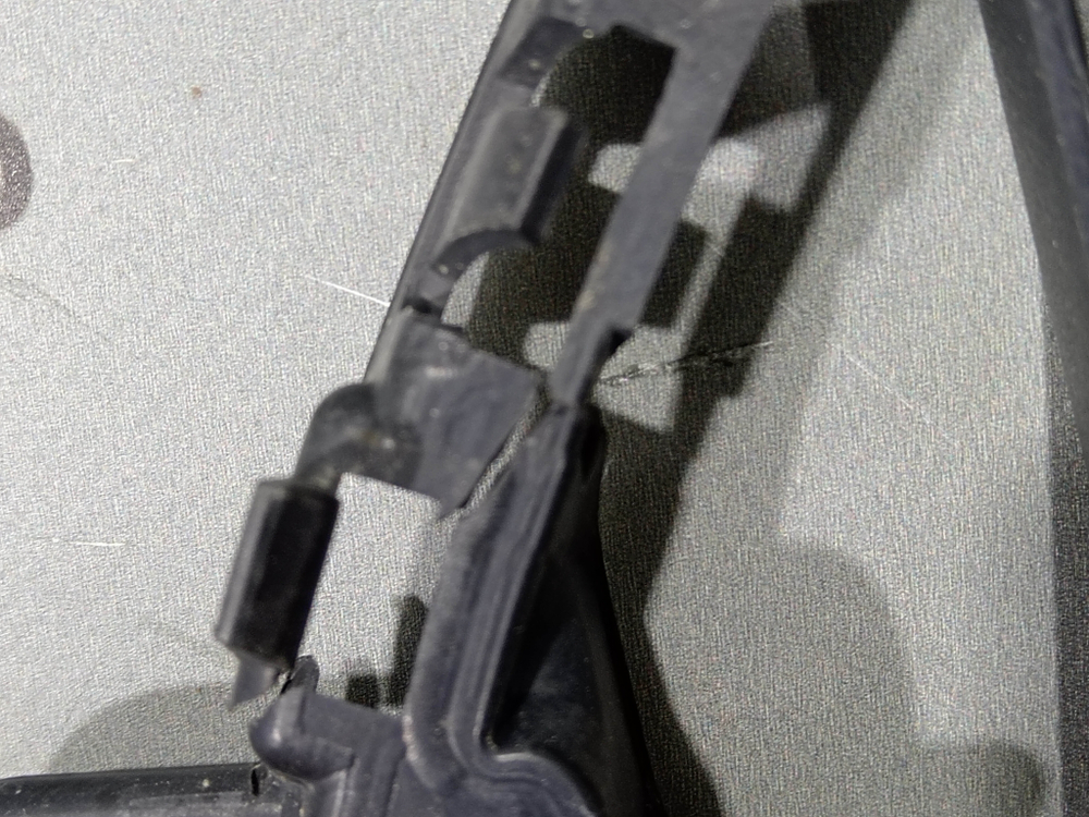 Решетка переднего бампера BMW X6 (F16) 14-19 Б/У Оригинал 51117319768