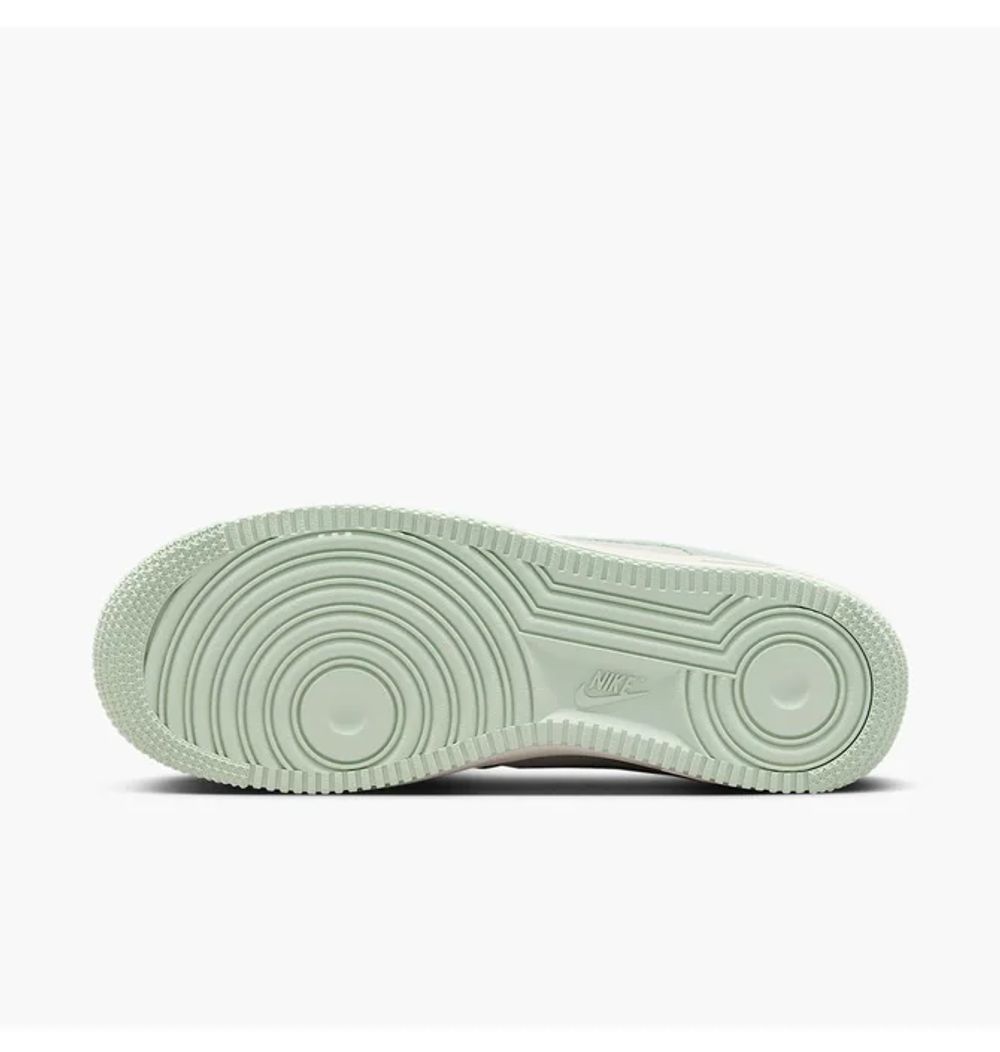 Кроссовки женские NIKE WMNS AIR FORCE 1 '07 SE TRK3
