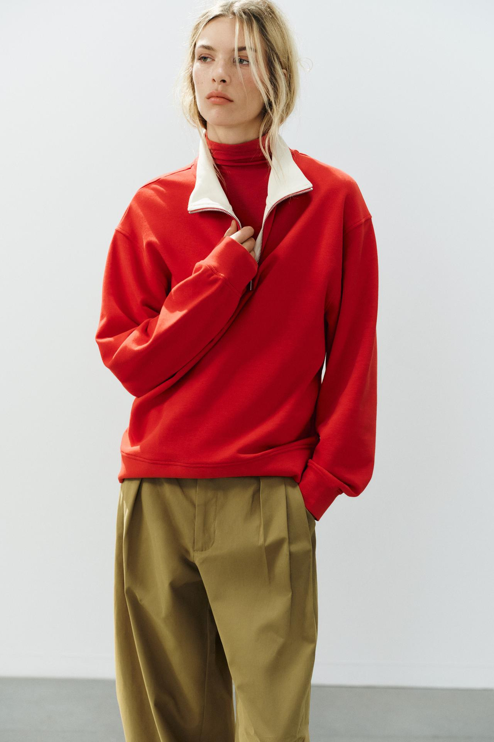 ZARA ШИРОКИЕ БРЮКИ С ЗАЩИПАМИ, ОЛИВКОВЫЙ
