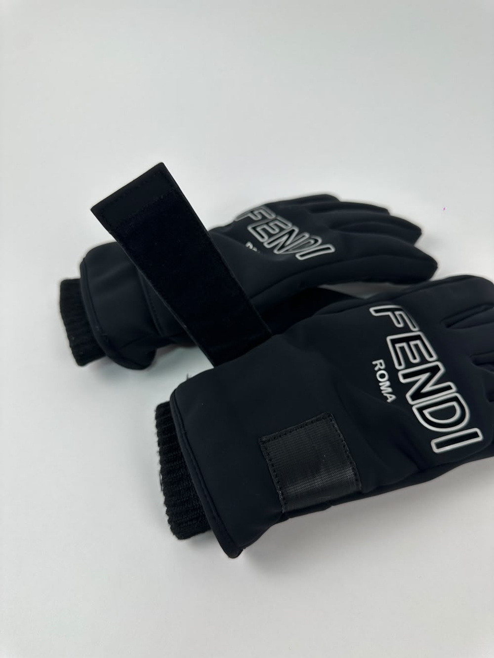 Перчатки Fendi