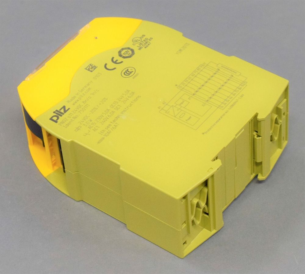 PILZ PNOZ s11 24VDC 8 n/o 1 n/c PILZ PNOZ s11 24VDC 8 n/o 1 n/c