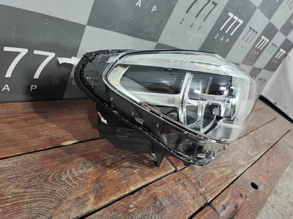 Фара правая LED BMW X3 (G01) X4 (G02) 17-21 Оригинал 63117466120