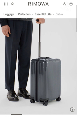 Дорожный чемодан Rimowa Essential Lite