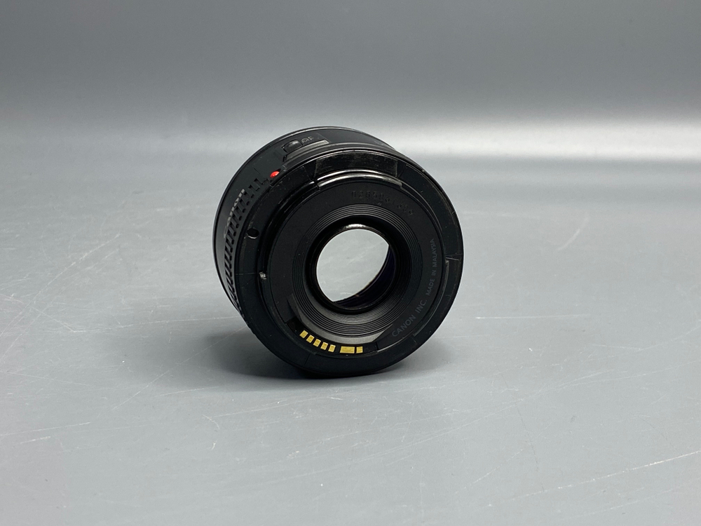 Canon EF 50mm f/1.8 II