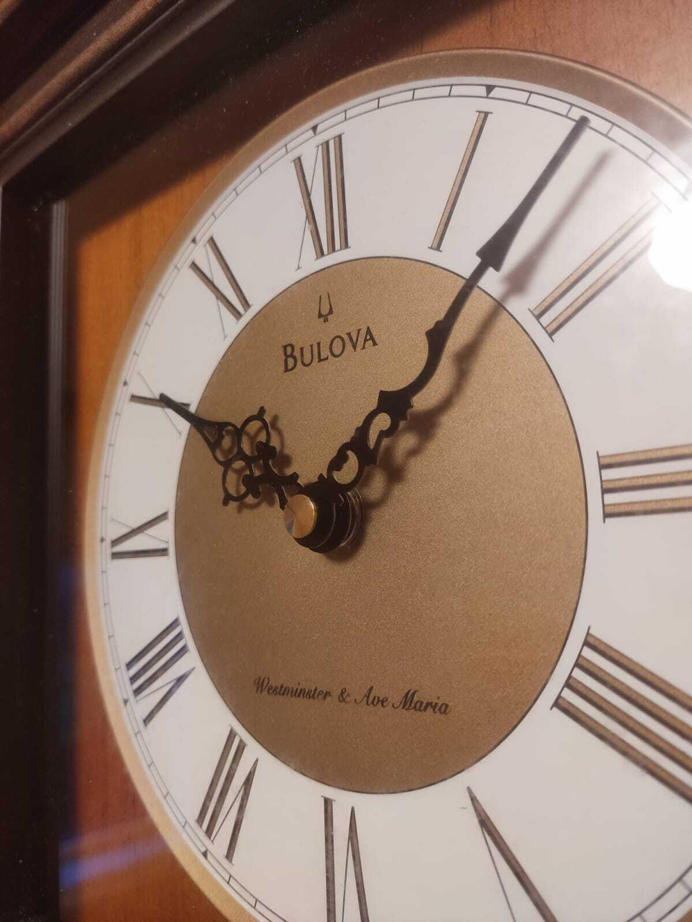 Настенные часы Bulova C4329-2