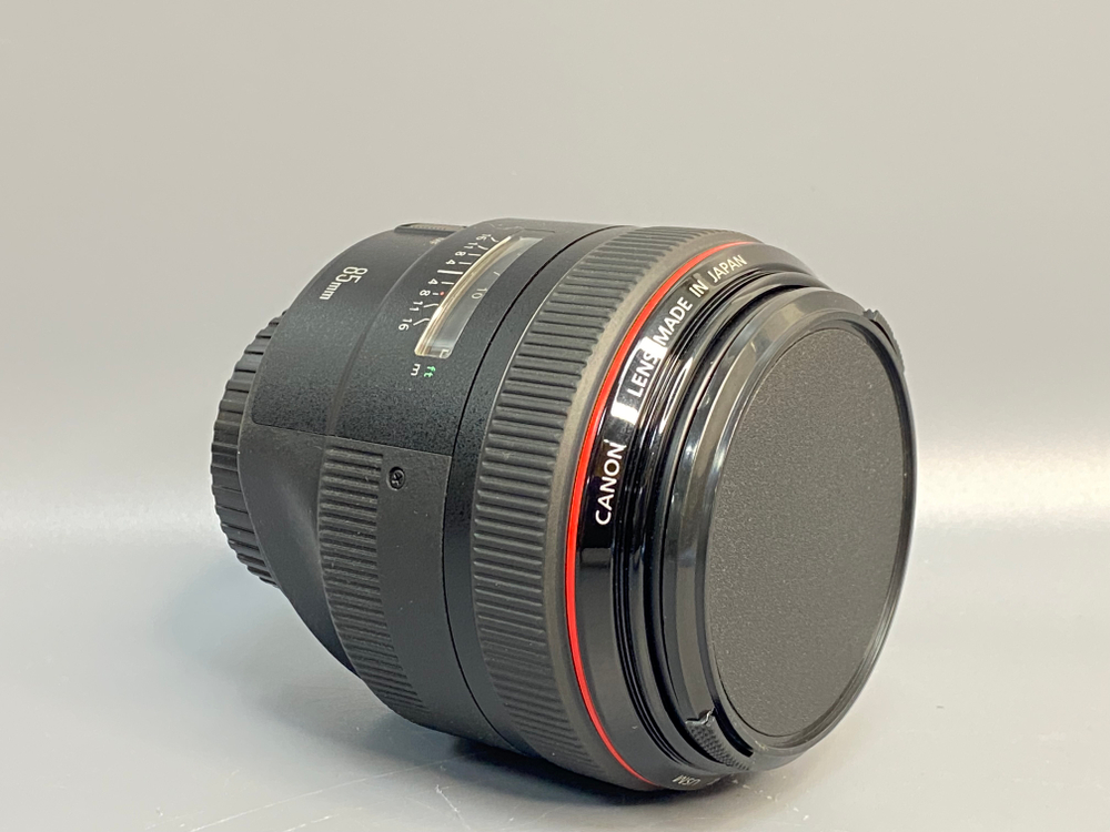Canon EF 85mm 1.2 L II USM
