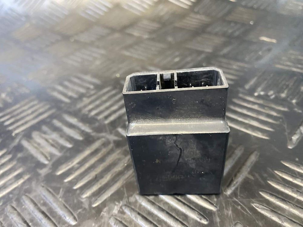 Реле топливного насоса Yamaha TDM900 RN08 2002