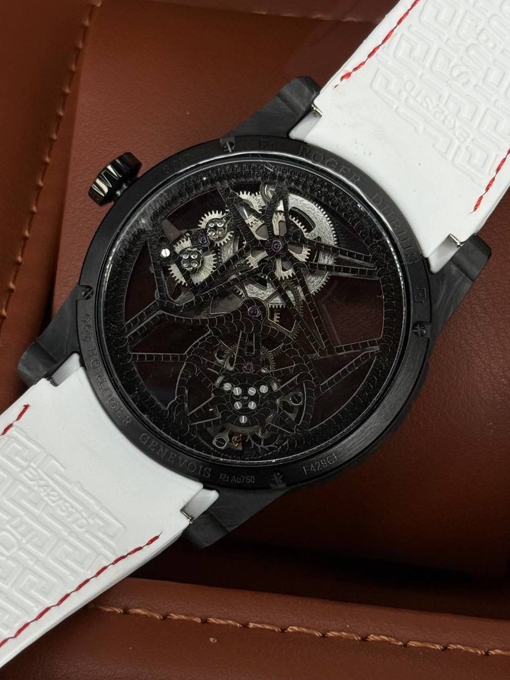 Часы Roger Dubuis Excalibur Tourbillon Skeleton 42mm DBEX0577