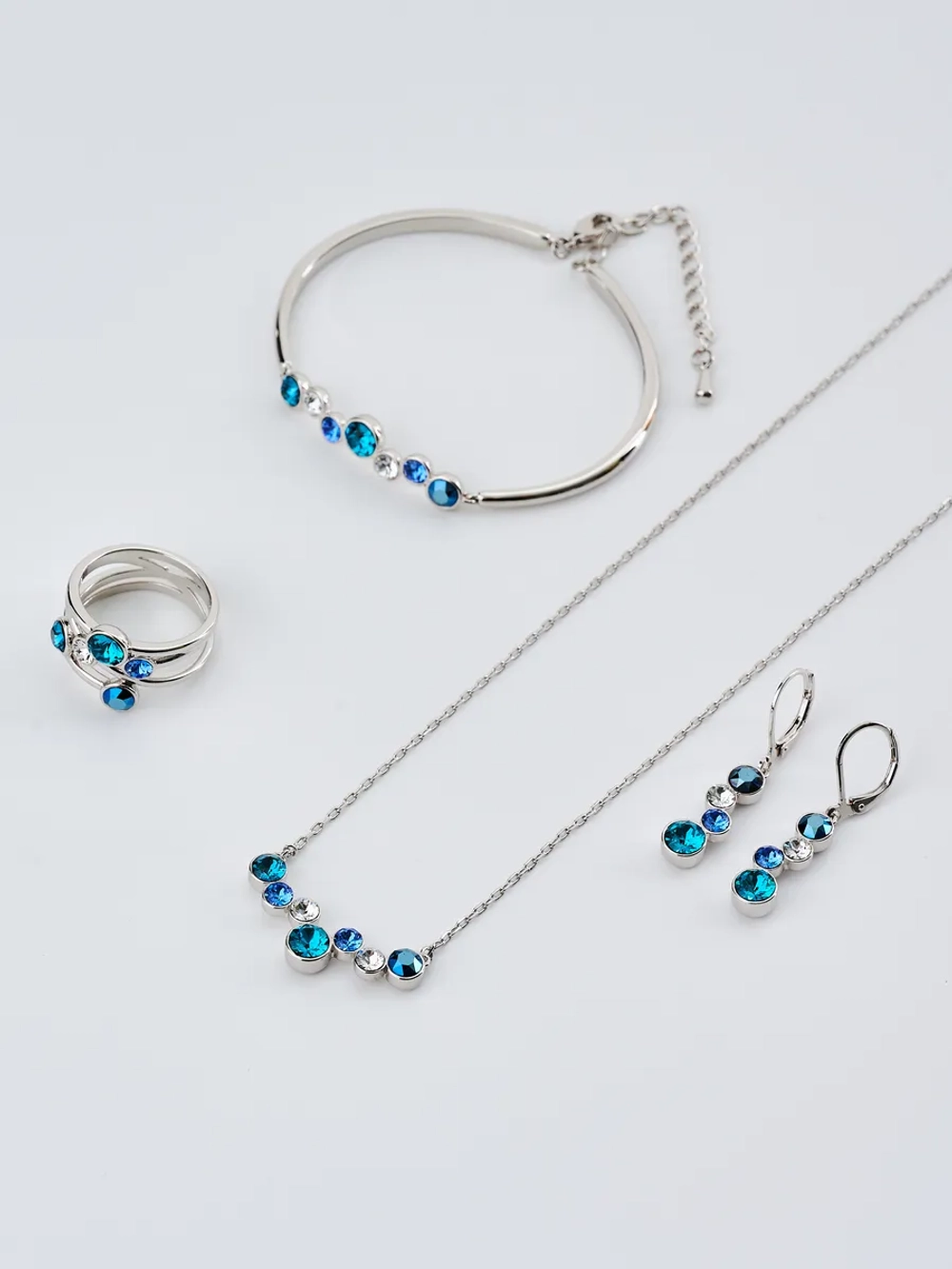 Серьги-подвески Эльза с синими кристаллами Swarovski