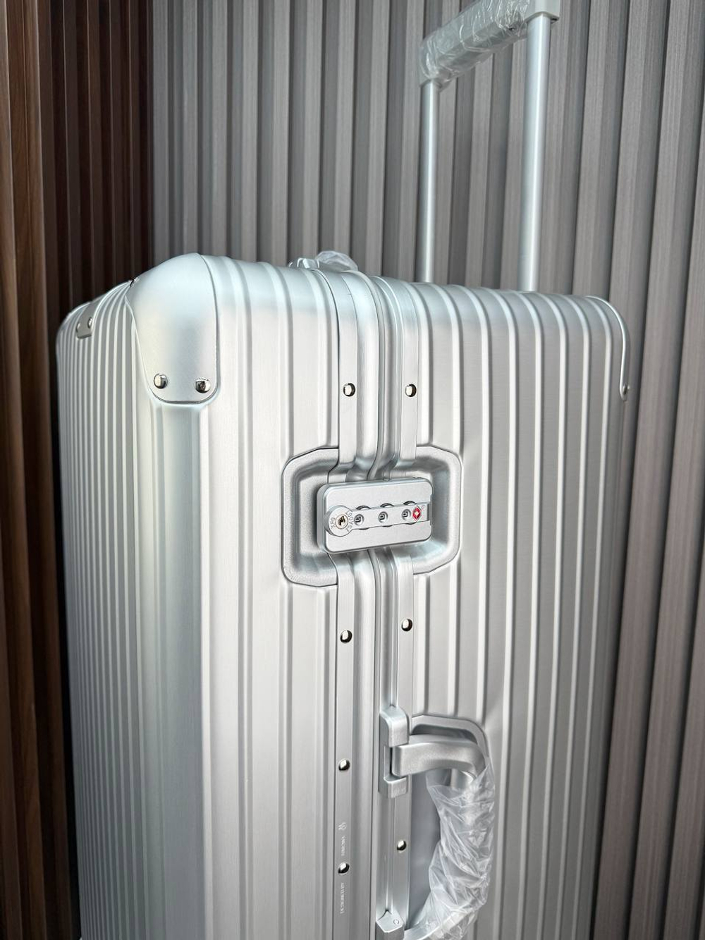 Дорожный чемодан Rimowa Trunk Aluminium