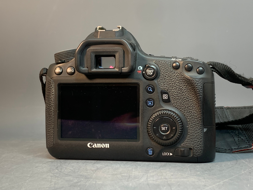 Canon EOS 6D 215.907 Кадров