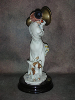 Статуэтка. Фарфор. Клоун с тубой. Capodimonte. Италия