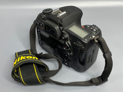 Nikon D7000 70.000 кадров