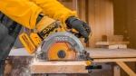 Аккумуляторная циркулярная пила INGCO CSLI16523 INDUSTRIAL 20 В 165 мм 1х4 Ач