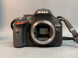 Nikon D5200 kit 18-55mm VR II 9.375 кадров