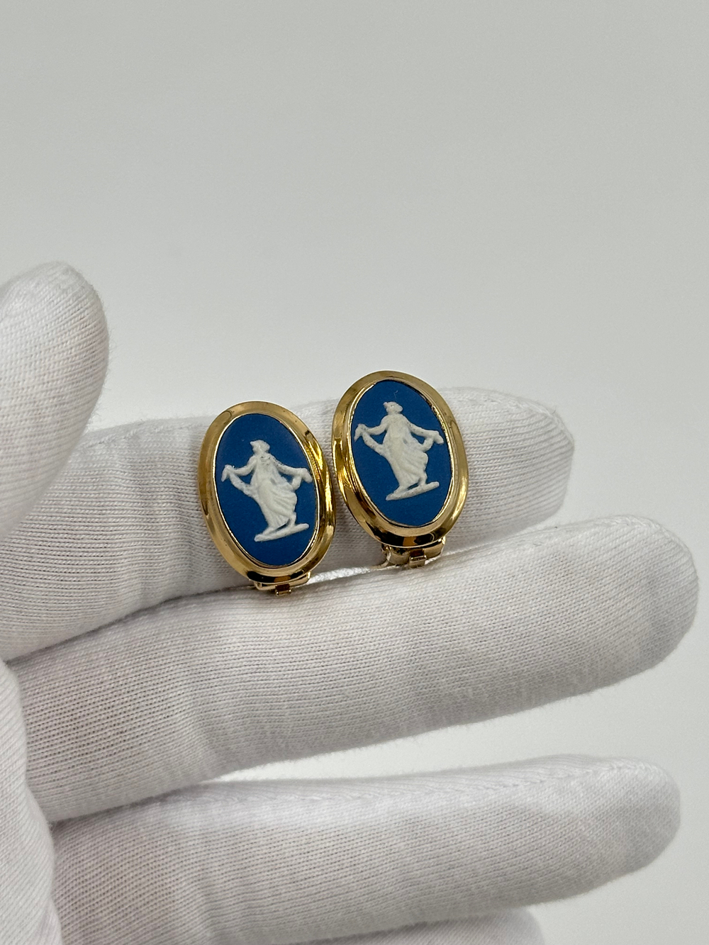 Клипсы Wedgwood синие