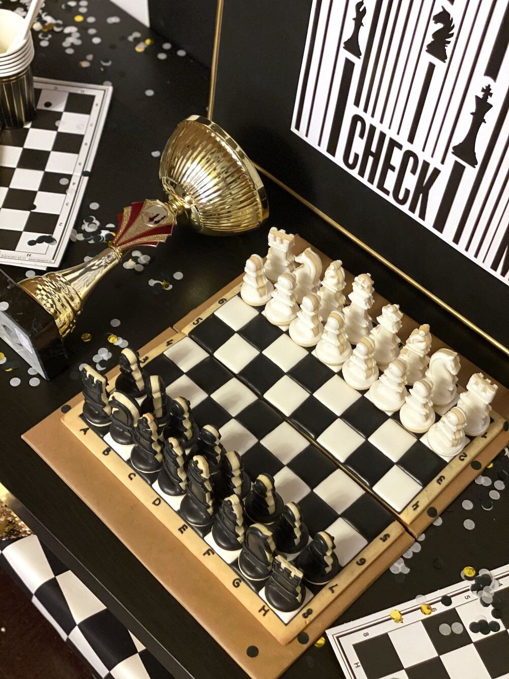 Шахматы