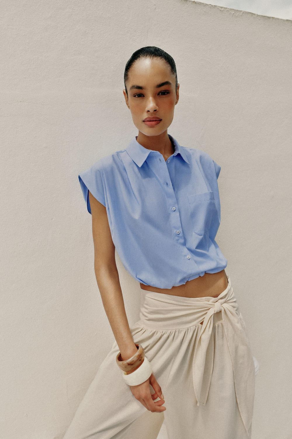 УКОРОЧЕННАЯ РУБАШКА В КЛЕТКУ ВИШИ — ZARA