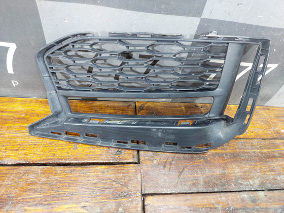 Решетка переднего бампера правая BMW 5 (G30) 16-20 Б/У Оригинал 51118064964