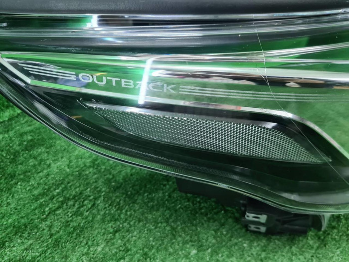Фара правая Subaru Outback 6 (2019-2022) LED (В пленке)
