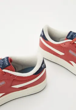 Кроссовки мужские REEBOK CLUB C REVENGE