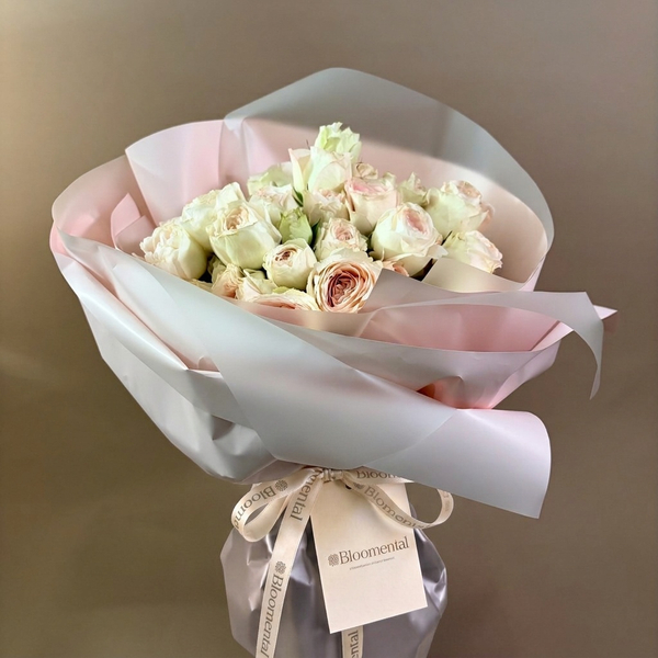 Букет кустовых роз Aura of Perfection
