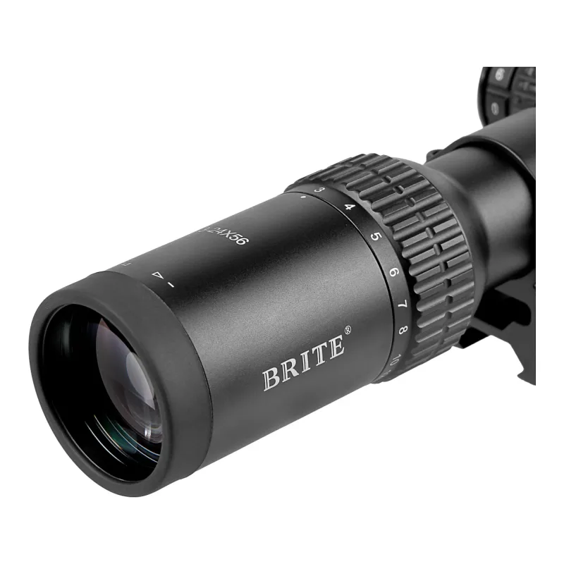 Прицел оптический BRITE WA8X 3-24x56 SF IR - крупный план объектива и кольца регулировки