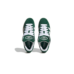alt="Кроссовки adidas Campus 00s арт. H03472 с зеленым замшевым верхом, белыми полосками и широким язычком вид спереди"